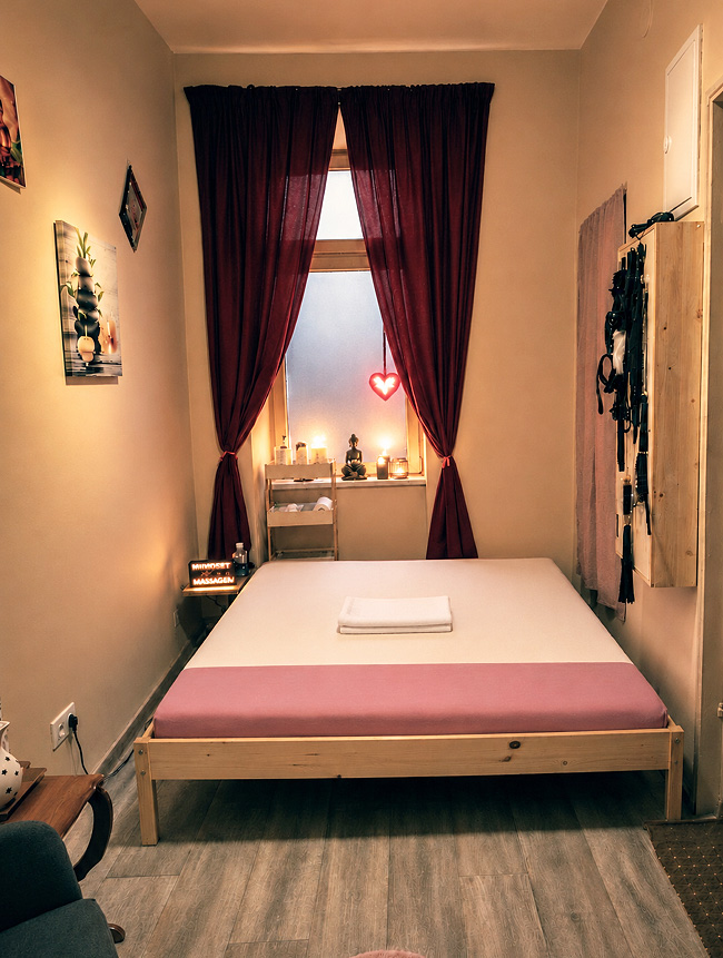Erotische-Massagen-Zimmer-02